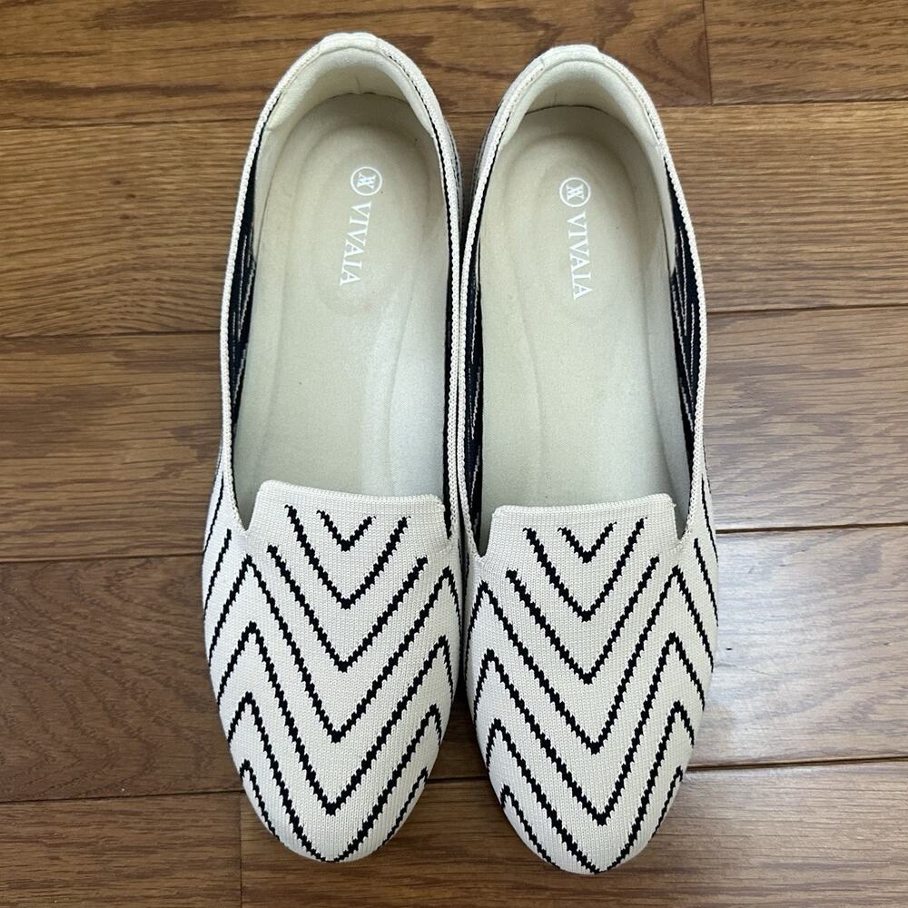 Women's Black and White Flats